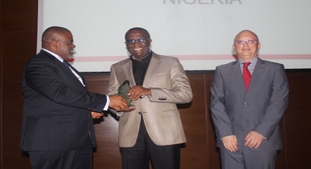 From Left - Frederick Udoaka, Oracle Systems Sales Director West & Central Africa, Andy Nwani, Managing Director Dataflex Nigeria and Janusz Naklicki, Vice President A&C, General Business Eastern Europe, CIS, Middle East & Africa at the presentation of the Specialised Oracle Partner of the Year Award for Servers and Storage to Dataflex in Accra, Ghana recently.